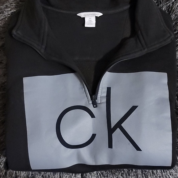 Calvin Klein Sweater - Picture 2 of 3